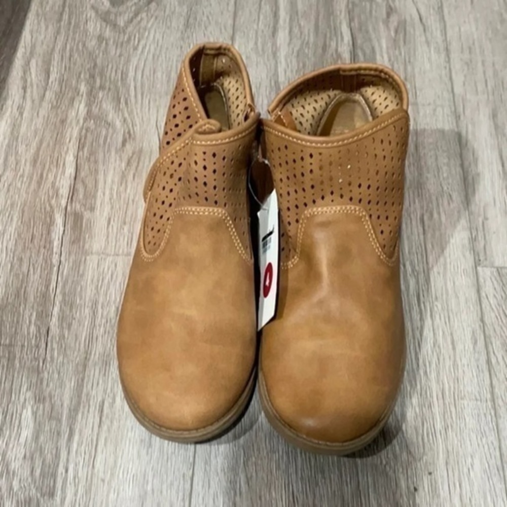 Cat & Jack girls new booties